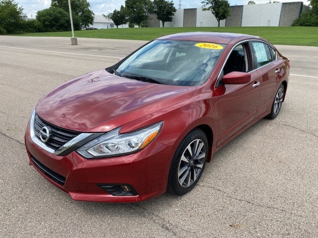 $13,997 2016 Nissan Altima 2.5 SV Red 4D Sedan in Beavercreek