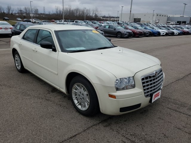 $5,897 2005 Chrysler 300 Base White 4D Sedan in Beavercreek