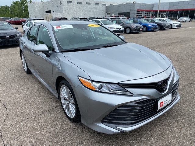 $24,897 2019 Toyota Camry XLE Silver 4D Sedan in Beavercreek