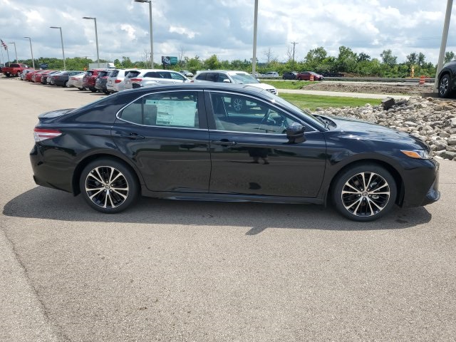 $27,711 2020 Toyota Camry SE Black 4D Sedan in Beavercreek