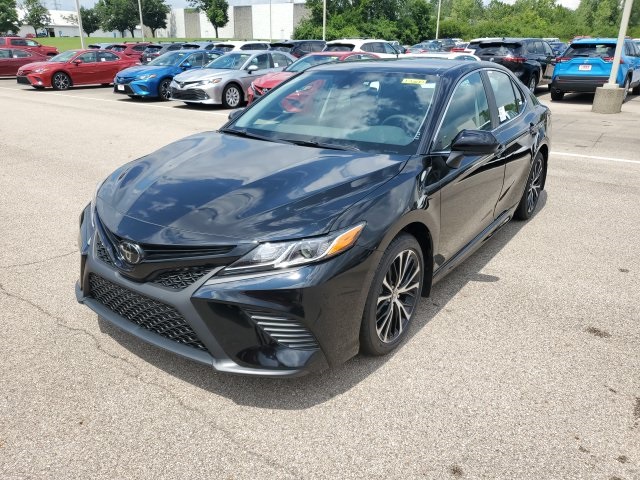 $27,711 2020 Toyota Camry SE Black 4D Sedan in Beavercreek