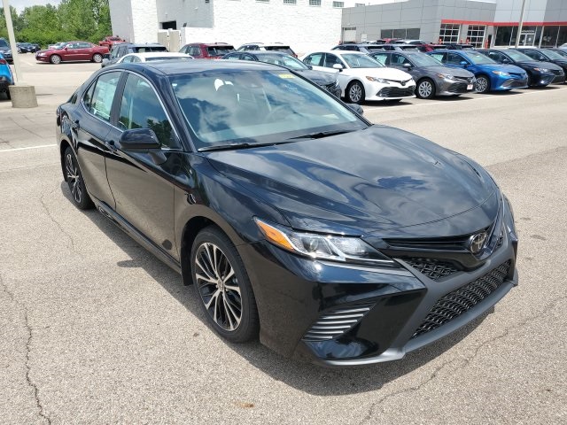 $27,711 2020 Toyota Camry SE Black 4D Sedan in Beavercreek