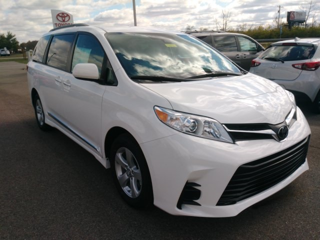 $36,987 2020 Toyota Sienna LE White 4D Passenger Van in Beavercreek