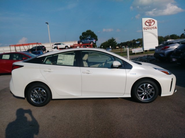 $34,377 2019 Toyota Prius Limited White 5D Hatchback in Beavercreek